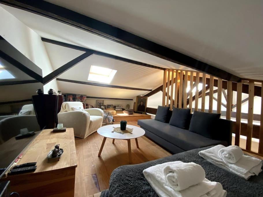 Charme Et Calme Au Coeur De Bordeaux Apartment Luaran gambar